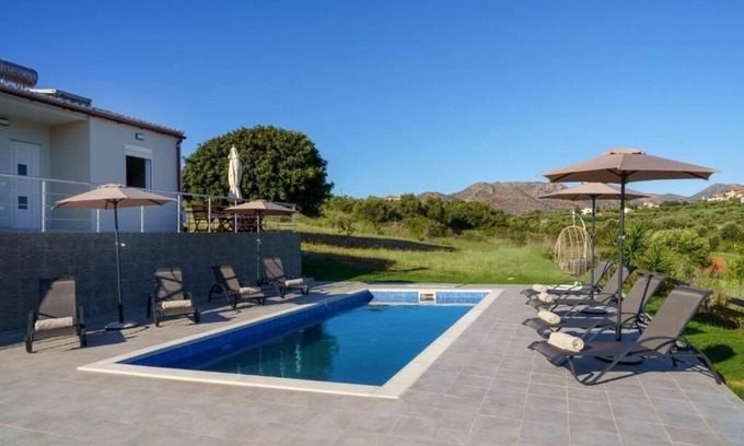 Tersanas Apartamento | Deatached apartment with shared pool in Tersanas Chania 2 minutes from the beach