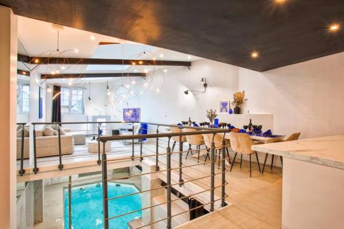 Trouville-sur-Mer Apartamento | Deauville Luxury Blue Loft - sauna and inside pool