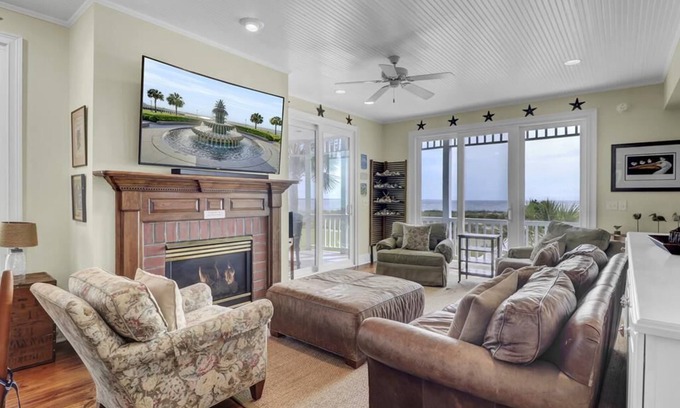 Ocean Point Casa | "debbie's dream" at 53 Ocean Point|Magnificent Oceanfront Views|Multiple Decks and Screen Porch|1...