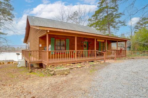 Greers Ferry Casa | Deck and Fire Pit Waterfront Cabin in Greers Ferry!