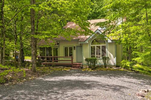 Locust Lake Village Casa | Deck and Resort Amenities Pocono Lake Home