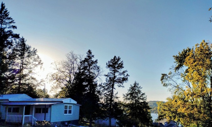 Camdenton Casa | DECK, Bridal CAVE, Lake ACCESS,Ozark Amphitheater, HAHA Tonka Castle Ruins, WiFi