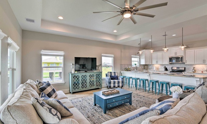 Crystal Beach Casa | ¡NUEVO! Crystal Beach Home con terraza, patio + vistas al mar