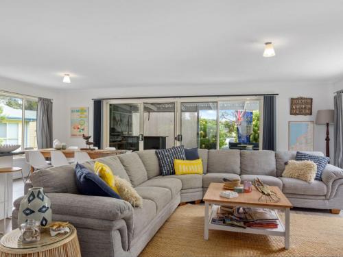 Carrickalinga Casa | Decked Out at Dolphin 31 Dolphin Avenue