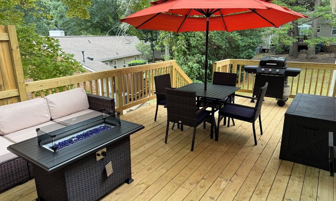 Southwest Raleigh Casa | Decked Out: mins to Lenovo Center, Carter-Finley Stadium, State Fair and more!
