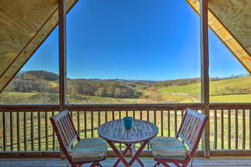 Laurel Springs Casa | Decks and Panoramic Views Rustic Sparta Cabin