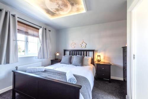 Oakenholt Casa | Dee View Executive Stay