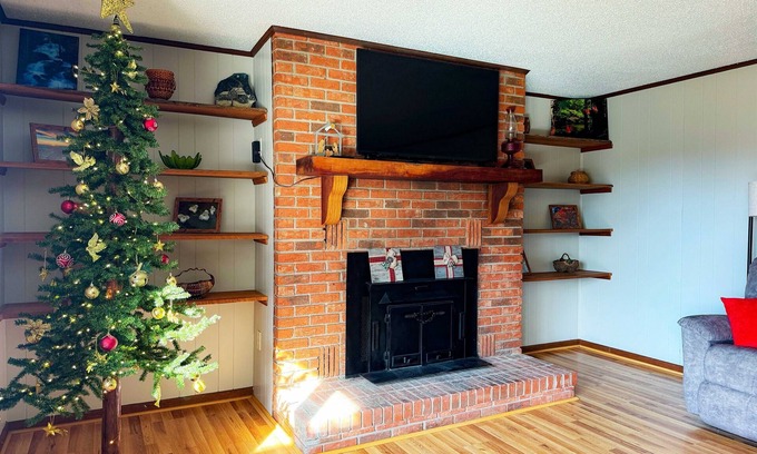 Cherokee Casa | Deep Creek Mountain Retreat | Hilltop Sanctuary - National Park | Bryson City NC