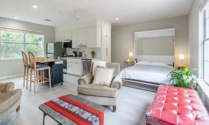 Westfield Apartamento | Deep Eddy SoTa I Spacious Studio in Austin