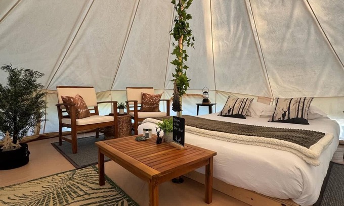 Miller Lake Casa | “Deer Crossing” Luxury Tent | Near Tobermory