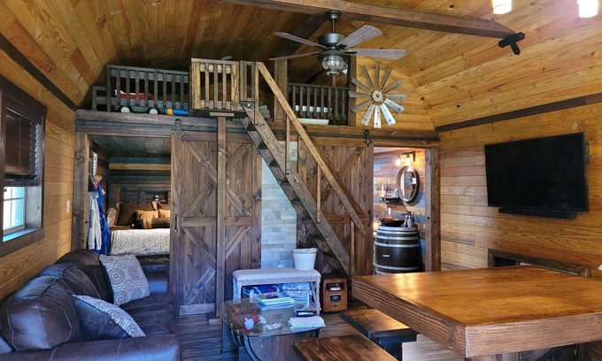 Somerville Cabina | Deer Trail Cabin sleeps 6 people