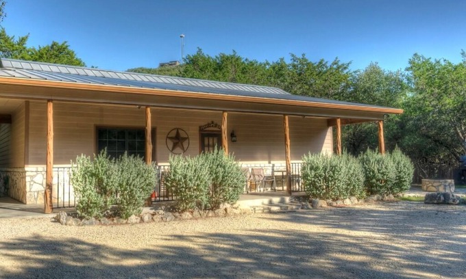Concan Casa | Deer Trail @ Frio River Vacation Rentals
