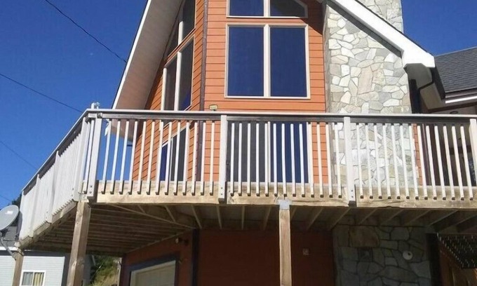 Shelter Cove Casa | Deer View Chalet: A Beautiful Escape