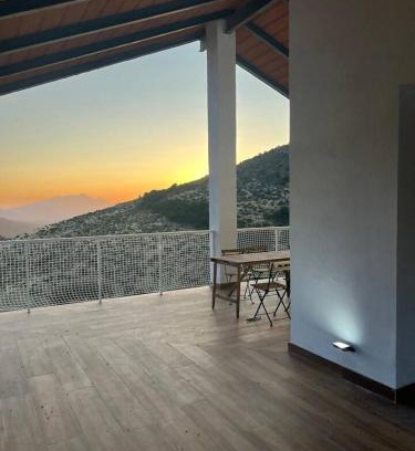 Cambil Chalet De Esquí | Dehesa el Mercadillo