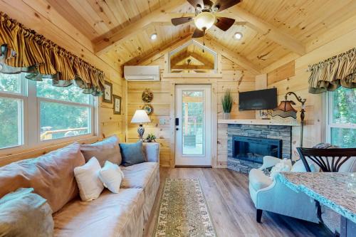 Mars Hill Casa | Deimos Cabin