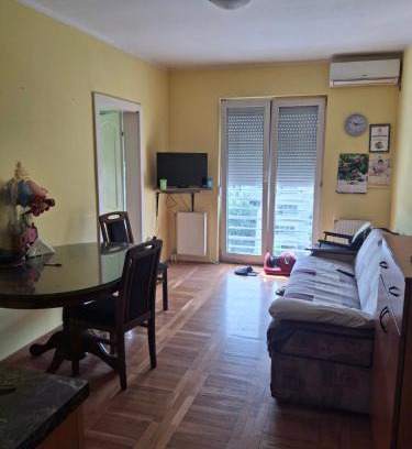 Grbavica Apartamento | DEJANA NS - Stan na dan - FREE Street Parking