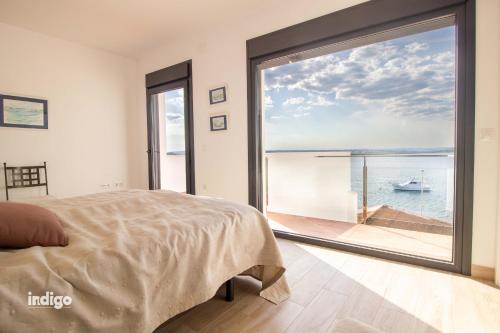 Ayamonte Casa | DEK001 Riverview Modern Townhouse in Centre of Ay