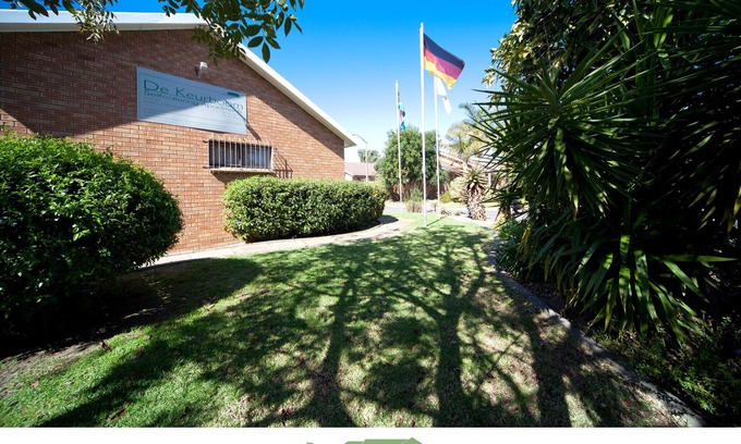 Trawal Casa | DeKeurboom Guesthouses. (Casa de Helen)