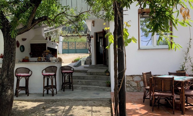 Skopelos Cabaña | Del & Sol 1 seaside semi detached cottages.