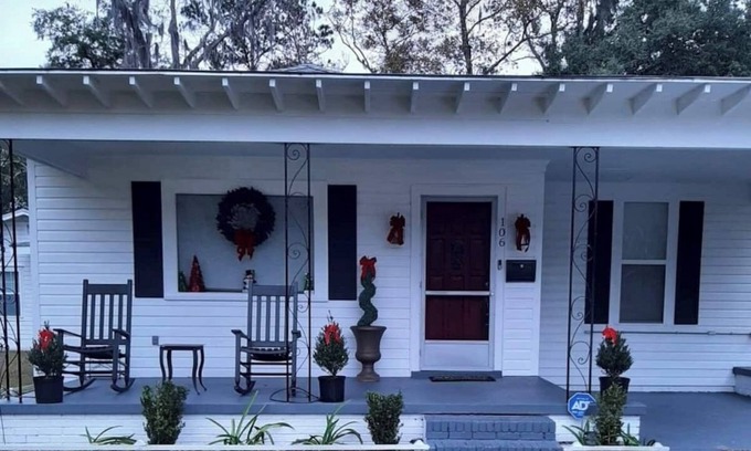 St. Marys Cabaña | Delia's River Retreat: Charming 3 Bedroom Cottage in St. Marys, Georgia
