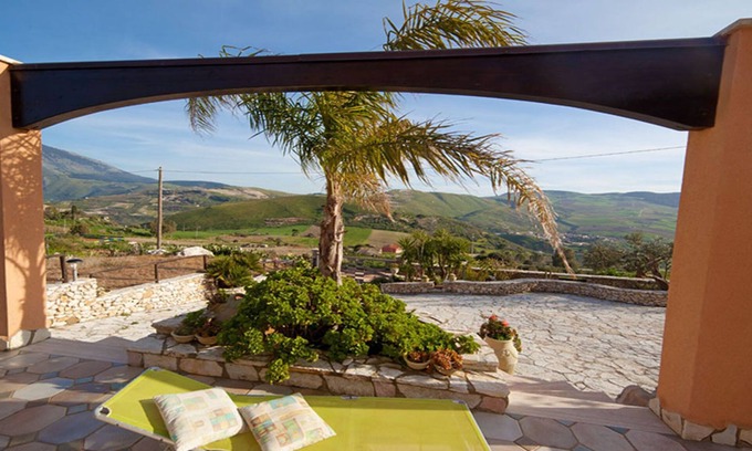 Castellammare del Golfo Villa | Villa delicioso para los amantes de la naturaleza, el arte, la comodidad, el mar y relajarse.