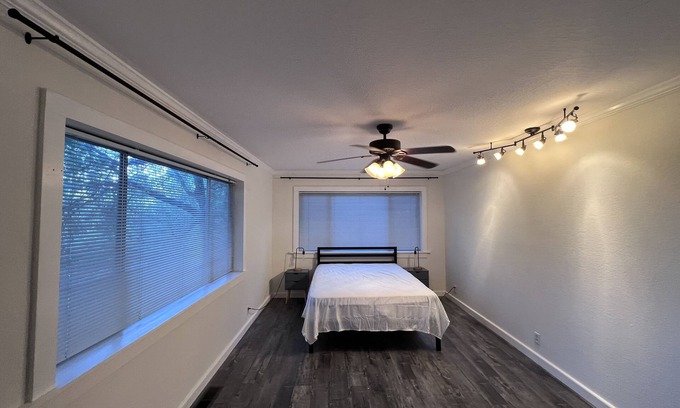 Groveland Casa | Delightful 3 Bdrm Cabin w/AC, Wifi, and Deck