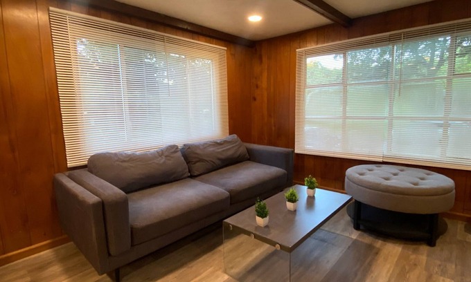 Buena Vista Casa | ⭐️Delightful 3 bedroom house - deck/nature/trails