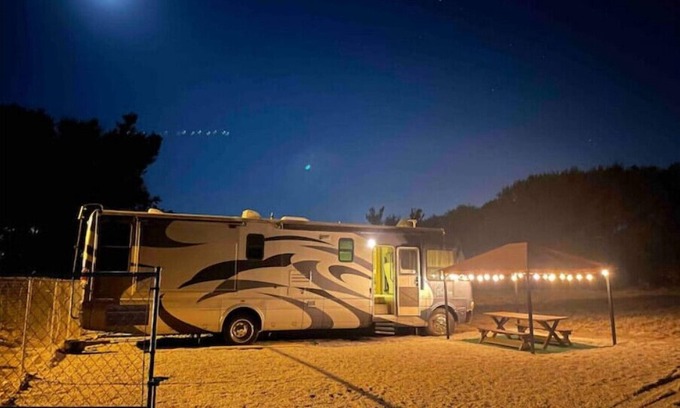 Victorville Casa | Delightful 4 guest RV enjoy nature in Apple Valley