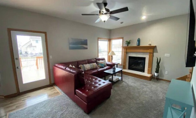 Waukee Casa | Delightful 5b stay in Paradise!!