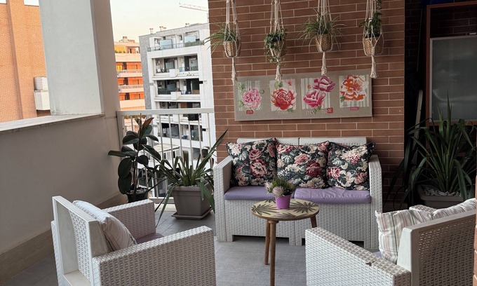Fiumicino Apartamento | Delightful apartment with large terrace near Leonardo Da Vinci FCO Airport