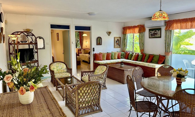 Pereybere Apartamento | Encantador apartamento con piscina junto a fantásticas playas, restaurantes y tiendas.