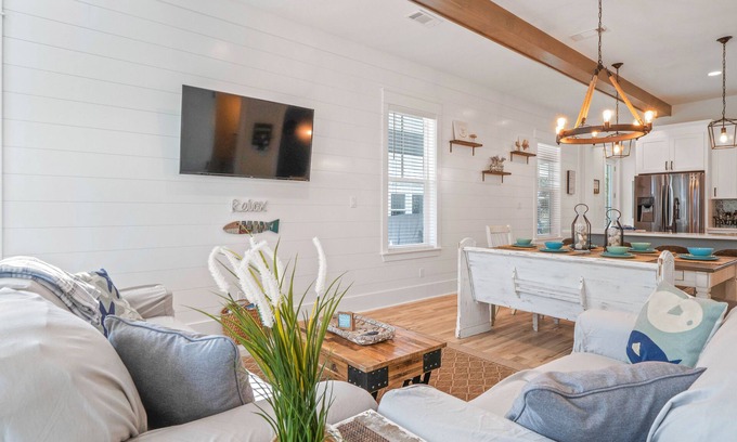 Lakeside at Blue Mountain Beach Casa | Delightful Coastal Home w/WiFi, Furnished Porch, & Shared Pool-Dog Friendly