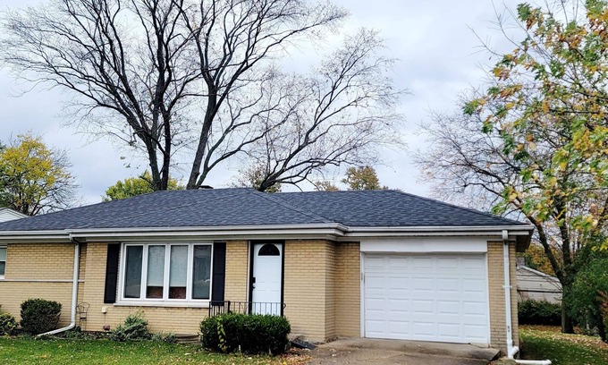 Glenview Casa | Delightful Cozy Home, 2 Bedroom, 1 full Bath, Conveniently located.