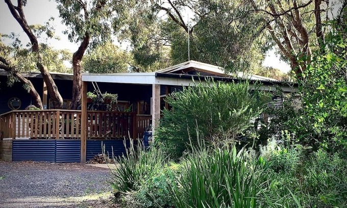 Inverloch Casa | Delightful, dog friendly, cosy fire, comfy beds