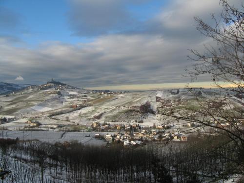 Castana Apartamento | Delightful Home-Lovely Hill View