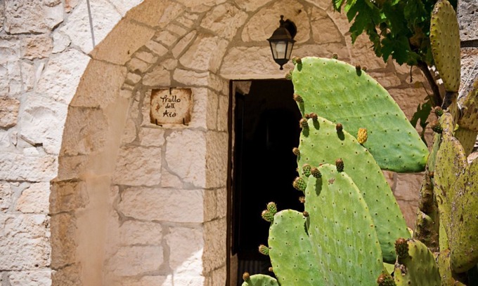 Martina Franca Casa | Dell'Aia: 1800s trullo house with garden view and ancient farmyard
