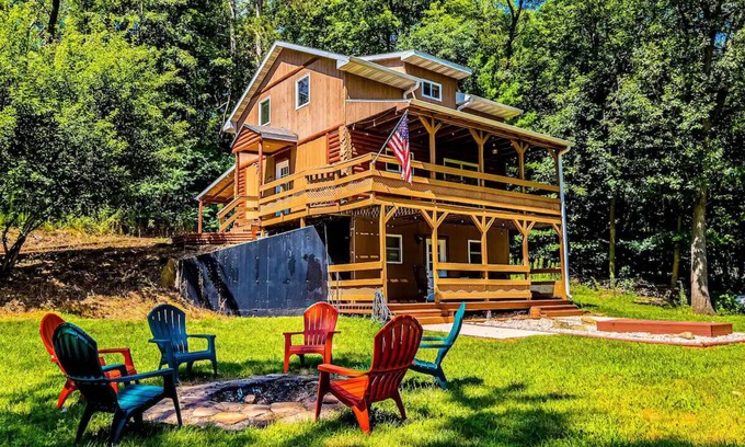 Wisconsin Dells Cabina | Dells Woodland Retreat | Family & Pet Friendly