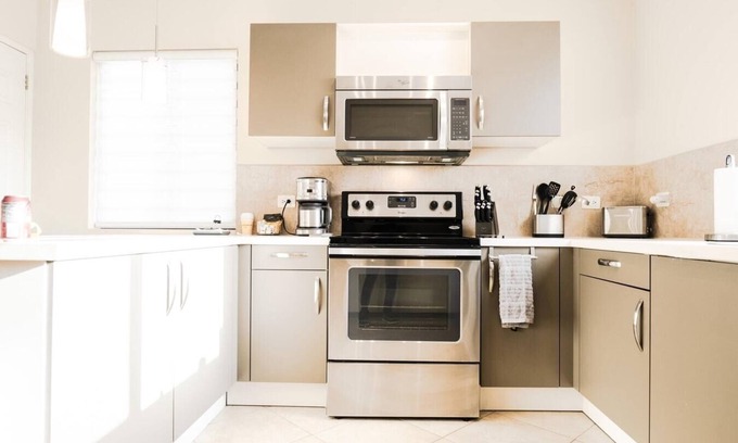 Gold Coast Villa | Deluxe 2-bdr condo in Gold Coast - Malmok/ Au~248C