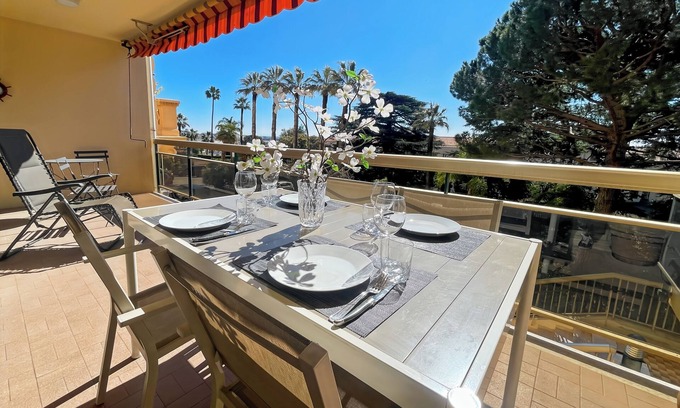 Riou - Petit Juas - Av de Grasse Apartamento | Apartamento Deluxe de 2 habitaciones con estacionamiento.
