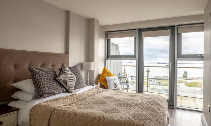Galway Apartamento | Deluxe 2 bedroom Sea View apartment in Salthill, Galway