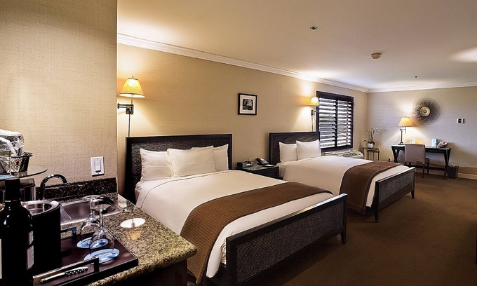 Cupertino Hotel | Deluxe 2 Queens at Cupertino Hotel, Onsite Pool, Free Breakfast and Parking