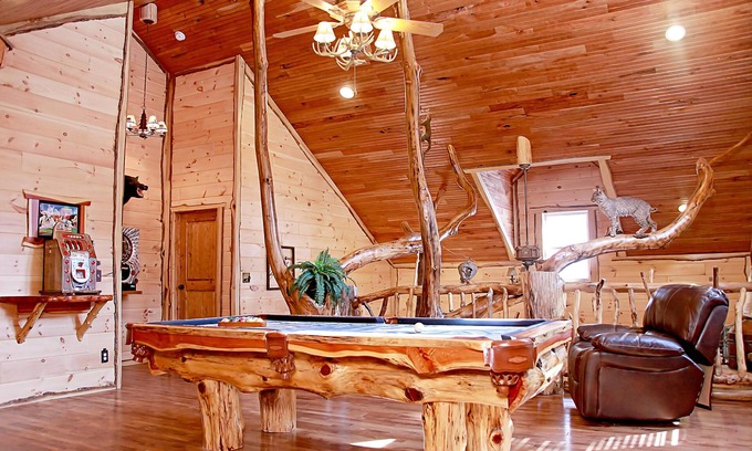 Pecks Mill Cabina | Deluxe 4 Bedroom Log Cabin