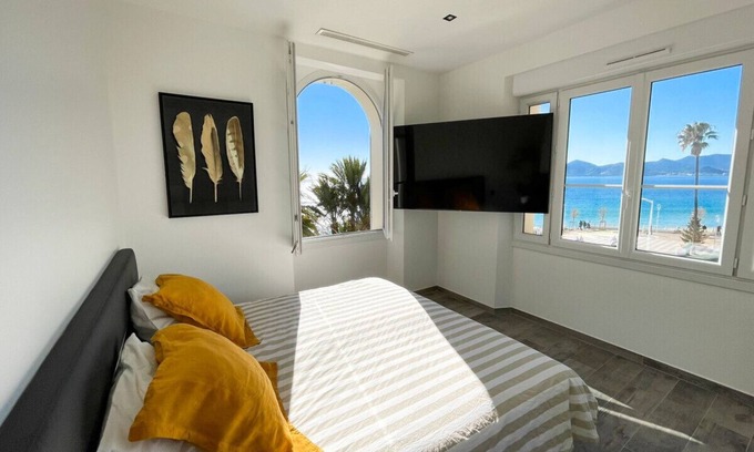 Le Suquet Apartamento | Deluxe 4 bedroom penthouse with jacuzzi and rooftop