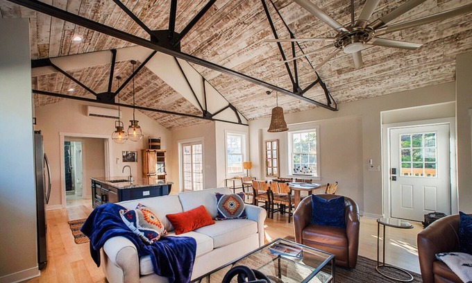 Historic District Apartamento | Deluxe Adjoining Suite & Studio in Lewes