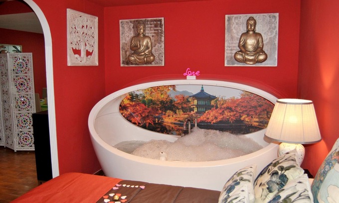 Collado Mediano Apartamento | APARTAMENTO DELUXE CON JACUZZI LOVE FOR TWO