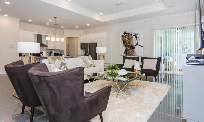 Kissimmee Casa | Deluxe Apartment at Storey Lake only 10 minutes from Disney SL4751-402
