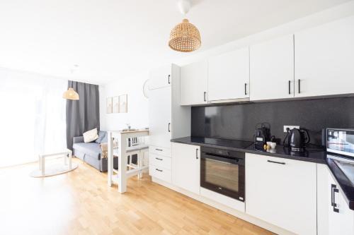 Wiener Neudorf Apartamento | Deluxe Apartment with garden! Near SCS & Industry Center NÖ