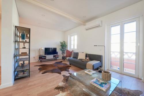 Lisbon Old Town Apartamento | Deluxe Apt at Amazing Prime Location, By TimeCooler