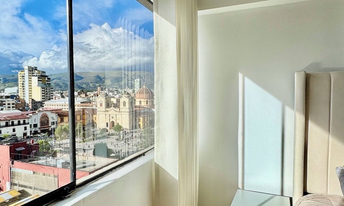 El Tambo Apartamento | Departamento de Lujo en el corazon de Huancayo! Vista a Plaza Constitucion!