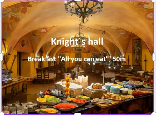 Mala Strana Apartamento | Deluxe Charles Bridge Apt Old Town, Garden View, city centre
